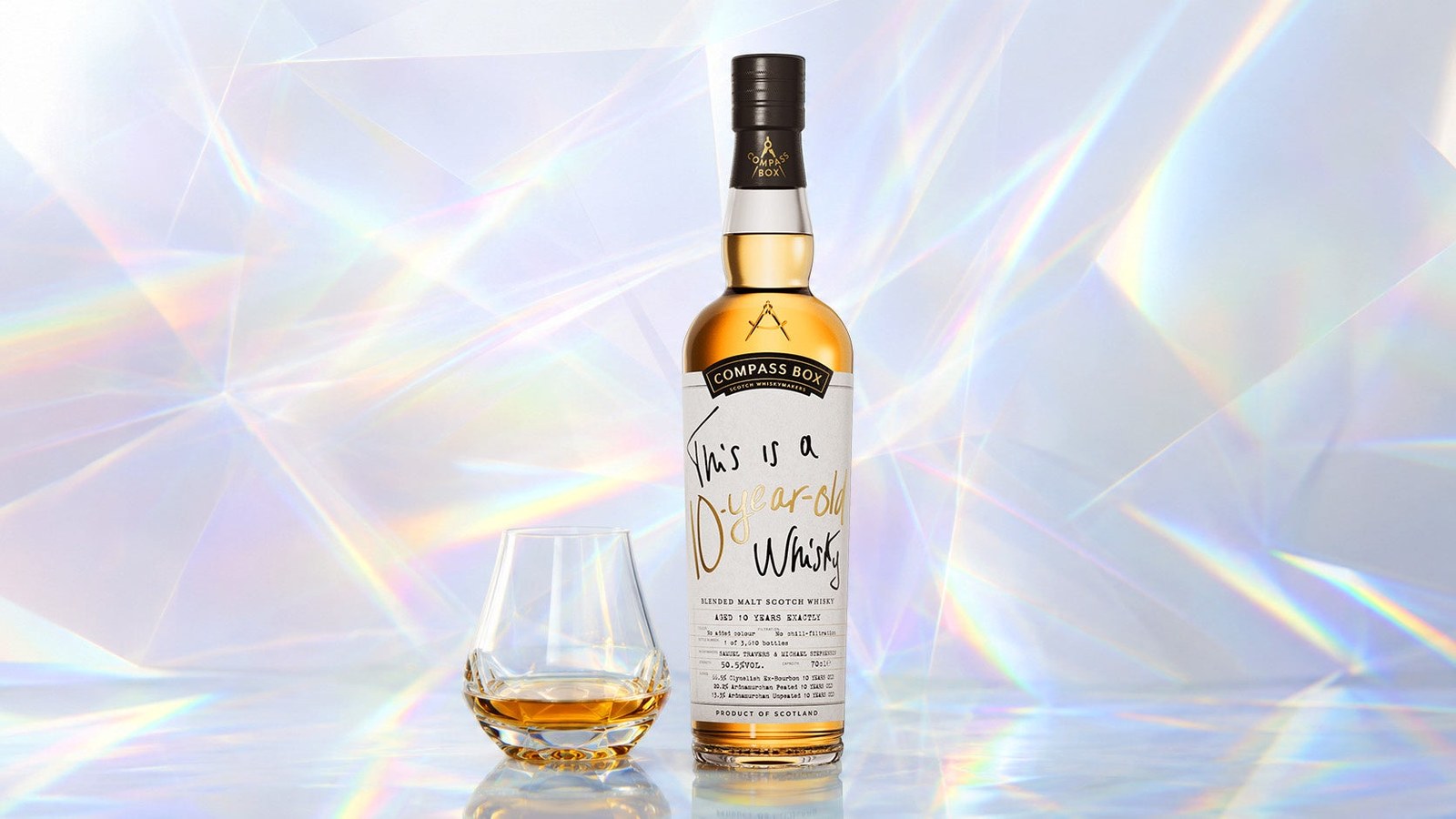 コンパスボックス THIS IS A 10 YEAR OLD WHISKYのボトルとグラス