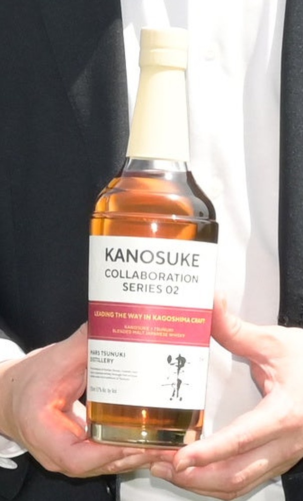 嘉之助コラボレーションシリーズ 02 KANOSUKE × TSUNUKIのボトル